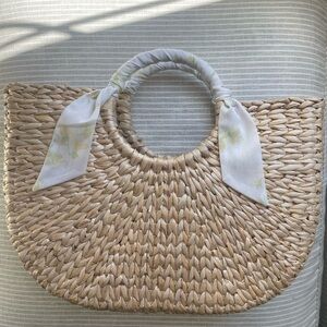 NWOT- LC Lauren Conrad Woven Straw Bag
